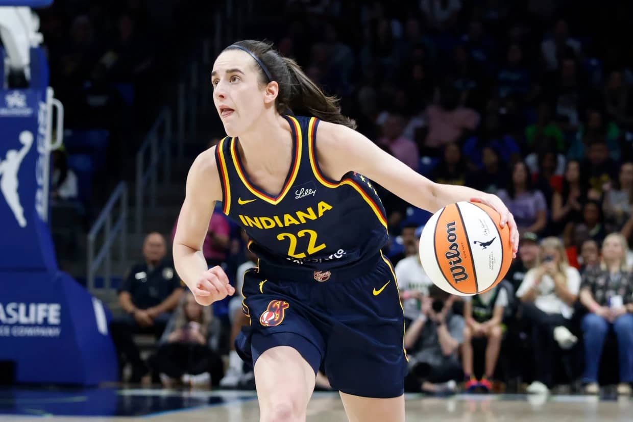 Caitlin Clark's Physical and Mental Challenge in Her WNBA Rookie Season (Michael Ainsworth / AP)